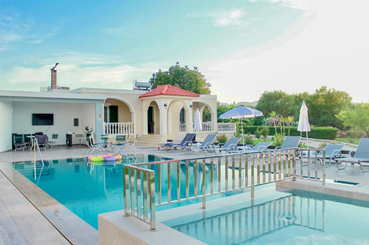 Gk Holiday Home Трагаки Екстериор снимка